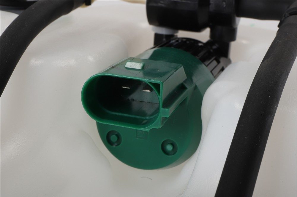 GM Genuine Parts Rear Washer Fluid Reservoir 85137529 — image 3